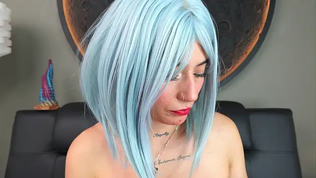 miss sharlotte18 online show from November 14, 2025, 9:29 pm