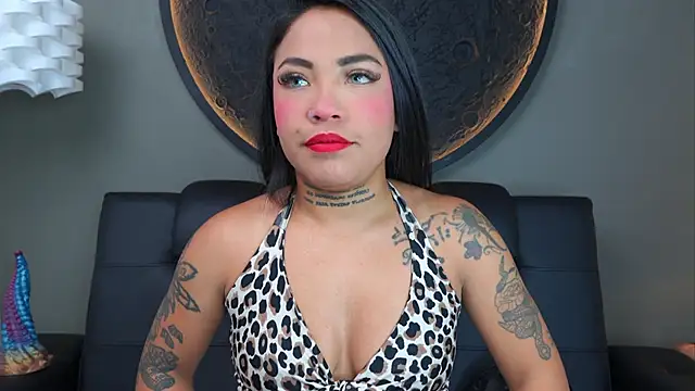 miss vaiolette online show from December 22, 2025, 11:10 am