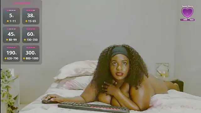 Darkvelvet01 online show from October 14, 2025, 1:28 am