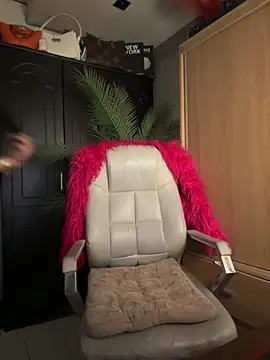 BigDominaMia online show from February 20, 2026, 6:19 am