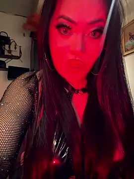 BigDominaMia online show from January 8, 2026, 1:44 am