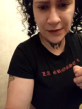 callmelouve online show from October 22, 2025, 12:37 pm