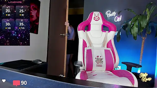 stelleknox  online show from March 14, 2025, 11:00 pm