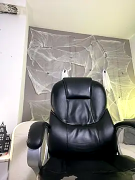 Frank Farrell online show from November 2, 2025, 8:03 pm