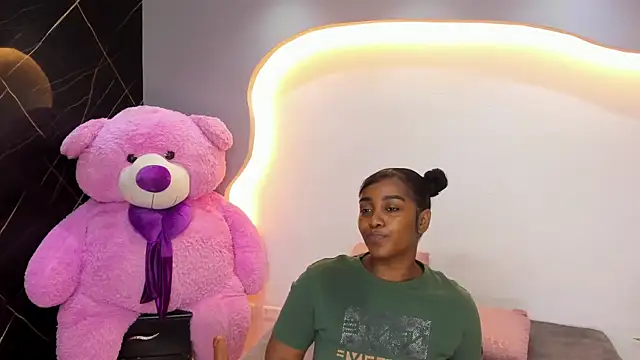 Snapshot of ArianaBlackk chatting on June 23, 2026, 12:14 pm ArianaBlackk online show from June 23, 2026, 12:14 pm