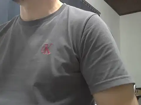 Snapshot of oliveira3tt chatting on October 30, 2025, 5:54 pm oliveira3tt online show from October 30, 2025, 5:54 pm