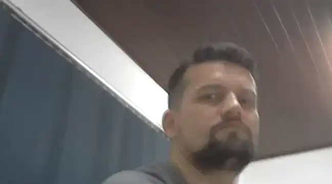 Snapshot of oliveira3tt chatting on January 9, 2025, 5:54 pm oliveira3tt online show from January 9, 2025, 5:54 pm