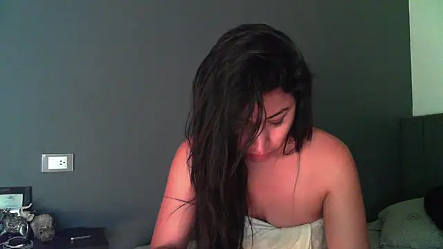 Snapshot of Sweet-Angie chatting on February 23, 2026, 12:34 am Sweet-Angie online show from February 23, 2026, 12:34 am