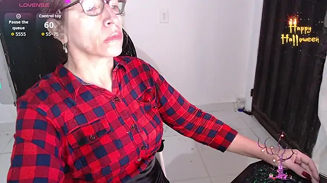 Chayla Ruiz online show from November 5, 2025, 10:29 am