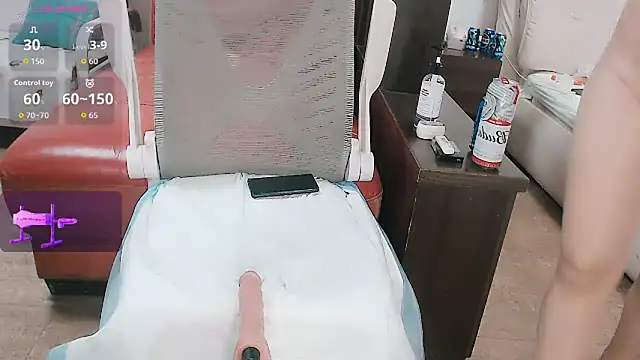 LILYsweetfcup online show from September 28, 2025, 12:56 pm