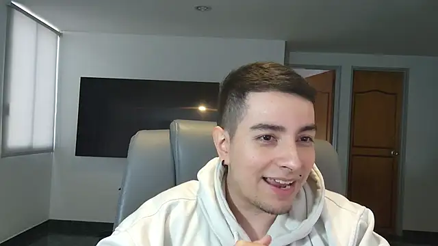 Jhoan saenz online show from November 11, 2025, 9:09 pm