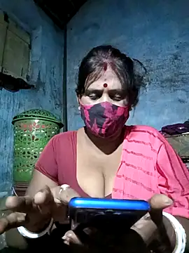 Snapshot of parioo7 chatting on October 7, 2025, 5:36 pm parioo7 online show from October 7, 2025, 5:36 pm