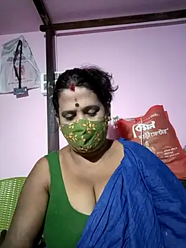 Snapshot of parioo7 chatting on November 19, 2025, 5:24 pm parioo7 online show from November 19, 2025, 5:24 pm