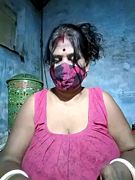 Snapshot of parioo7 chatting on November 13, 2025, 5:28 pm parioo7 online show from November 13, 2025, 5:28 pm