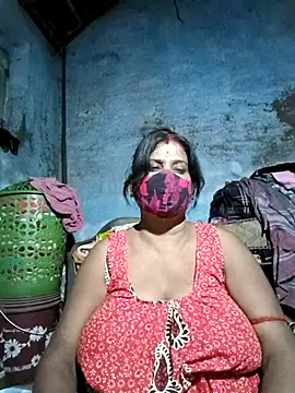 Snapshot of parioo7 chatting on October 28, 2025, 5:56 pm parioo7 online show from October 28, 2025, 5:56 pm