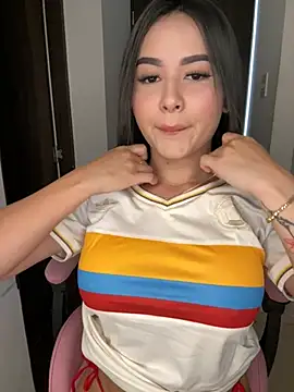 jailyncam  online show from June 27, 2026, 4:24 pm