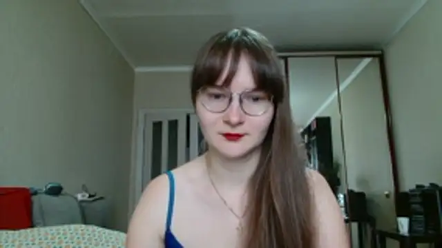 Snapshot of KiraGoldens chatting on June 11, 2026, 6:32 am KiraGoldens online show from June 11, 2026, 6:32 am