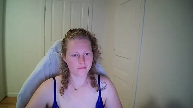 Girlnina-1995 online show from May 20, 2026, 6:16 pm