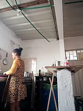 Bigassmommy x online show from April 7, 2026, 1:35 pm