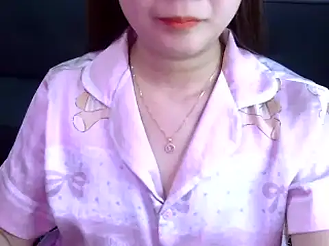 Snapshot of Bee_2k chatting on February 3, 2026, 6:40 am Bee 2k online show from February 3, 2026, 6:40 am