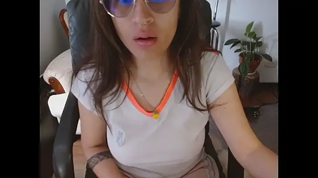 dominica-3 online show from March 28, 2026, 4:08 pm