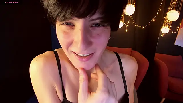Snapshot of LorenDaze chatting on January 15, 2025, 5:05 pm LorenDaze online show from January 15, 2025, 5:05 pm