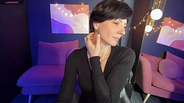 Snapshot of LorenDaze chatting on January 17, 2025, 1:56 pm LorenDaze online show from January 17, 2025, 1:56 pm