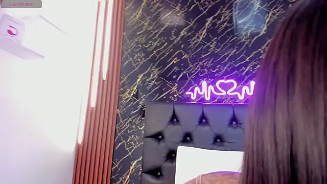 Snapshot of Tamara-evans chatting on November 22, 2025, 5:12 pm Tamara-evans online show from November 22, 2025, 5:12 pm