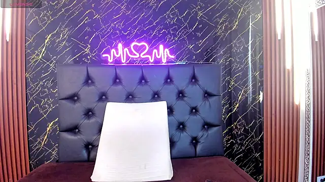 Snapshot of Tamara-evans chatting on October 15, 2025, 7:55 pm Tamara-evans online show from October 15, 2025, 7:55 pm