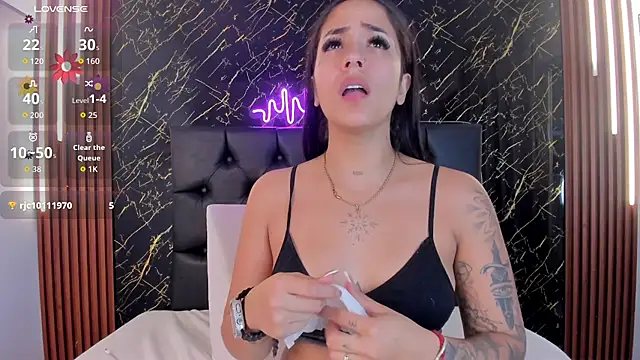 Snapshot of Tamara-evans chatting on October 18, 2025, 6:32 pm Tamara-evans online show from October 18, 2025, 6:32 pm