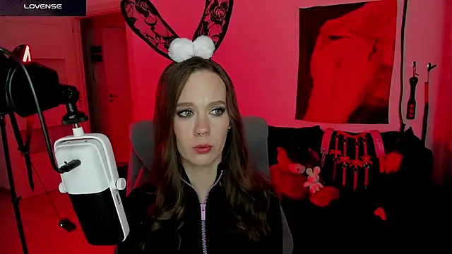 DivineBite online show from April 10, 2026, 6:59 pm