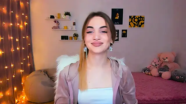 aPieceOfJoy online show from December 25, 2024, 8:28 pm