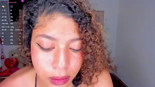 Snapshot of LilyBrunette chatting on March 19, 2025, 1:21 am LilyBrunette online show from March 19, 2025, 1:21 am