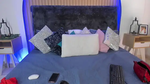 Karlagonzales  online show from April 15, 2026, 7:40 pm