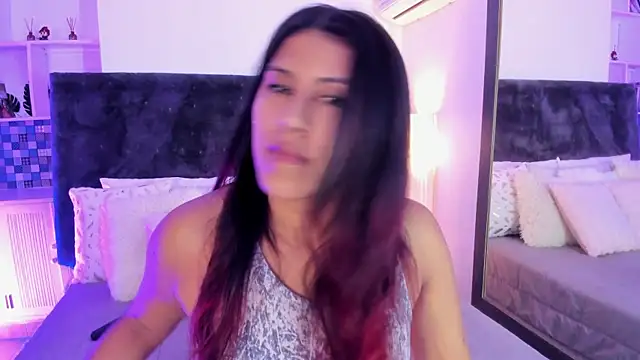 Snapshot of Karlagonzales_ chatting on July 15, 2026, 7:21 pm Karlagonzales online show from July 15, 2026, 7:21 pm