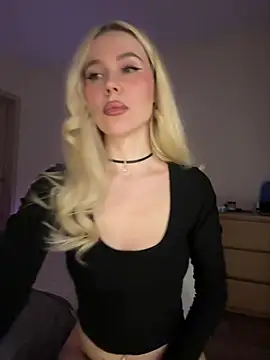 Snapshot of xDinnax chatting on February 16, 2026, 2:37 pm xDinnax online show from February 16, 2026, 2:37 pm