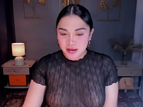 MaxeneCullens online show from November 12, 2025, 3:32 am