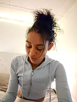 Leaberry online show from November 29, 2025, 11:27 pm