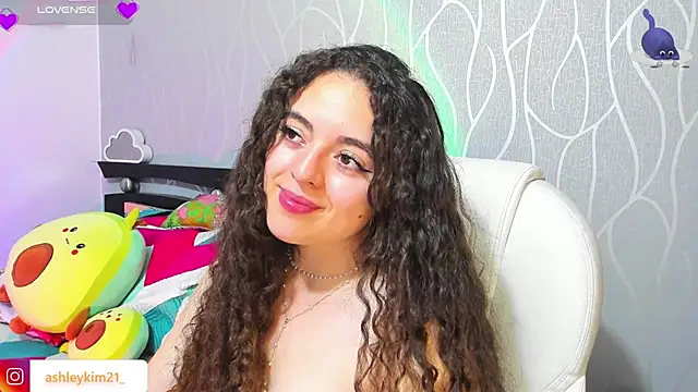 Snapshot of AshleyKim_ chatting on March 6, 2026, 1:00 am AshleyKim online show from March 6, 2026, 1:00 am