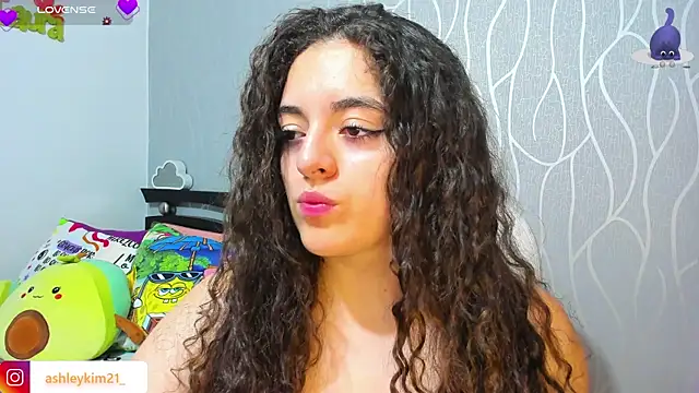 Snapshot of AshleyKim_ chatting on November 18, 2025, 11:59 pm AshleyKim online show from November 18, 2025, 11:59 pm