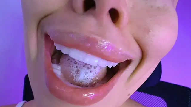 Snapshot of lisbet21x chatting on October 30, 2025, 10:28 pm lisbet21x online show from October 30, 2025, 10:28 pm