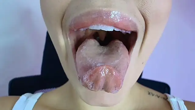 Snapshot of lisbet21x chatting on November 6, 2025, 10:25 pm lisbet21x online show from November 6, 2025, 10:25 pm