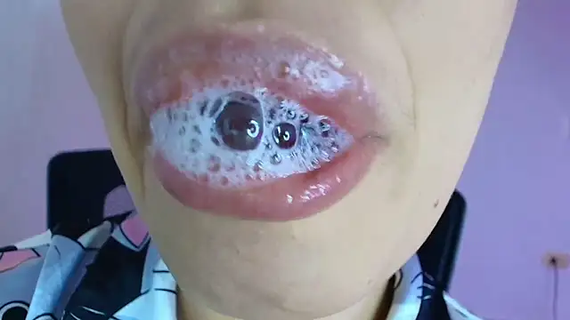 Snapshot of lisbet21x chatting on November 3, 2025, 11:14 am lisbet21x online show from November 3, 2025, 11:14 am