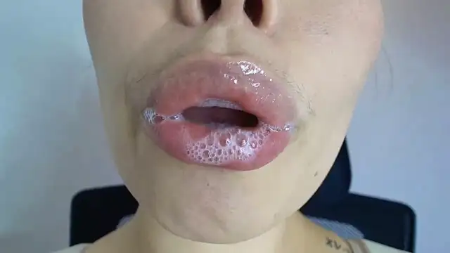 Snapshot of lisbet21x chatting on October 28, 2025, 9:14 pm lisbet21x online show from October 28, 2025, 9:14 pm