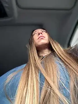 EvaCatt online show from April 6, 2026, 3:02 am