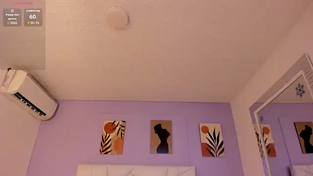 cinthya11 online show from December 31, 2024, 6:02 pm