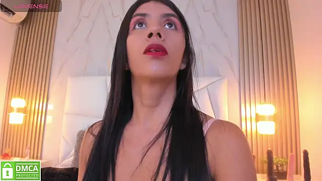 cinthya11 online show from February 3, 2025, 7:21 pm