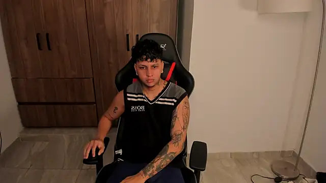 Snapshot of Jake_simons chatting on October 28, 2025, 10:25 am Jake simons online show from October 28, 2025, 10:25 am