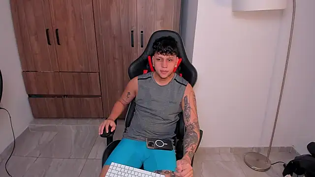 Snapshot of Jake_simons chatting on November 28, 2025, 11:10 am Jake simons online show from November 28, 2025, 11:10 am