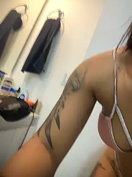 Nattasha Brown online show from November 24, 2025, 11:32 am